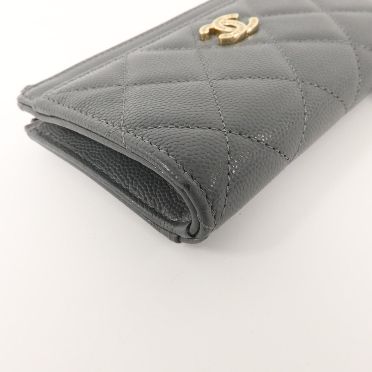 Chanel CC Logo · Zipper Wallet · Calfskin