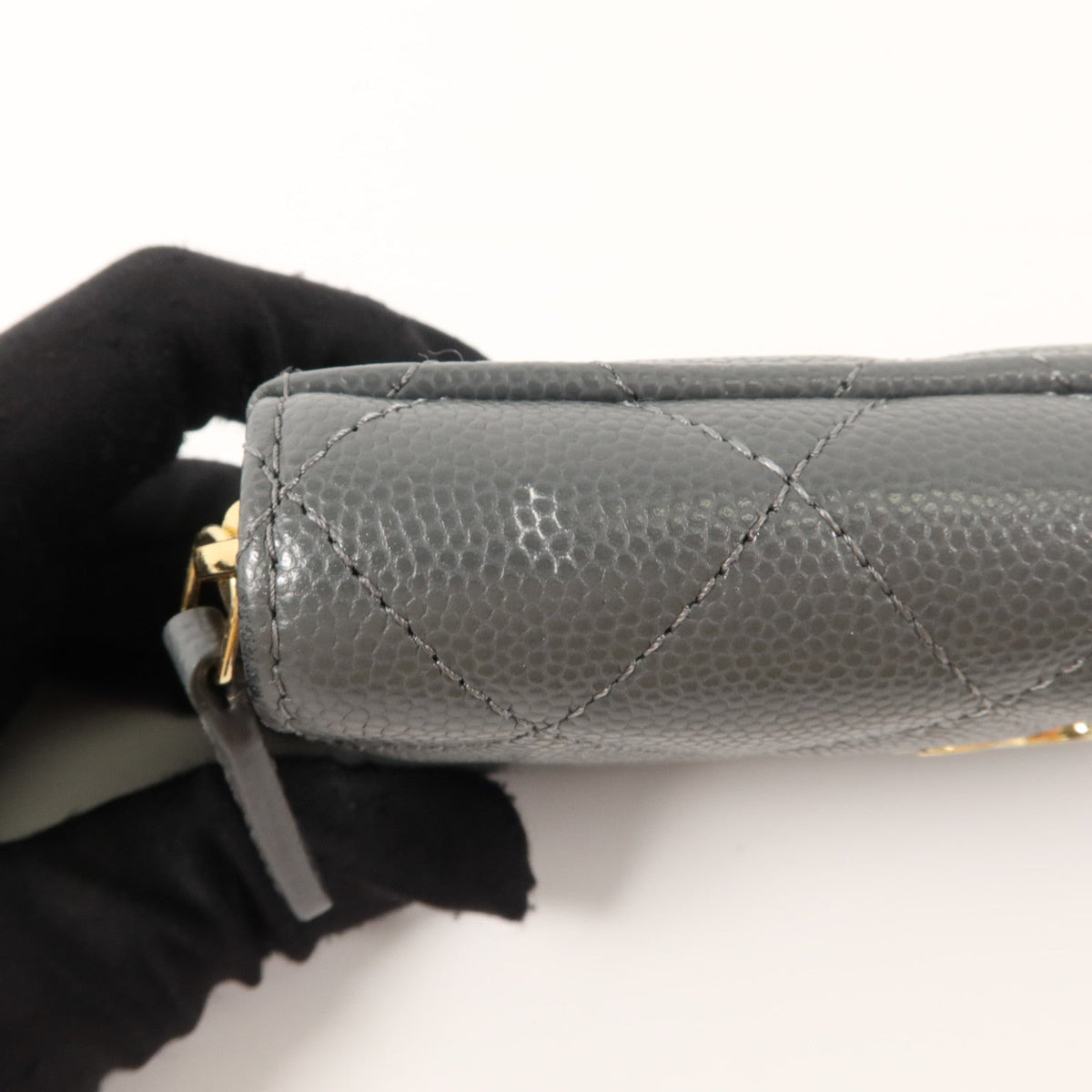 Chanel CC Logo · Zipper Wallet · Calfskin