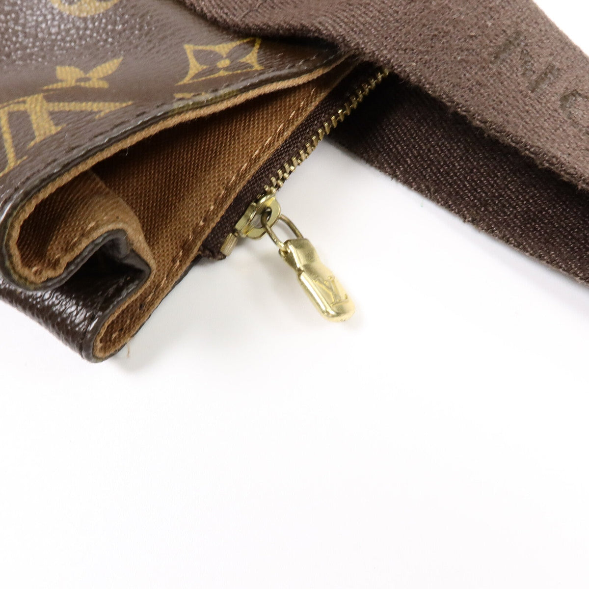 LOUIS VUITTON Cabas Beaubourg · Monogram