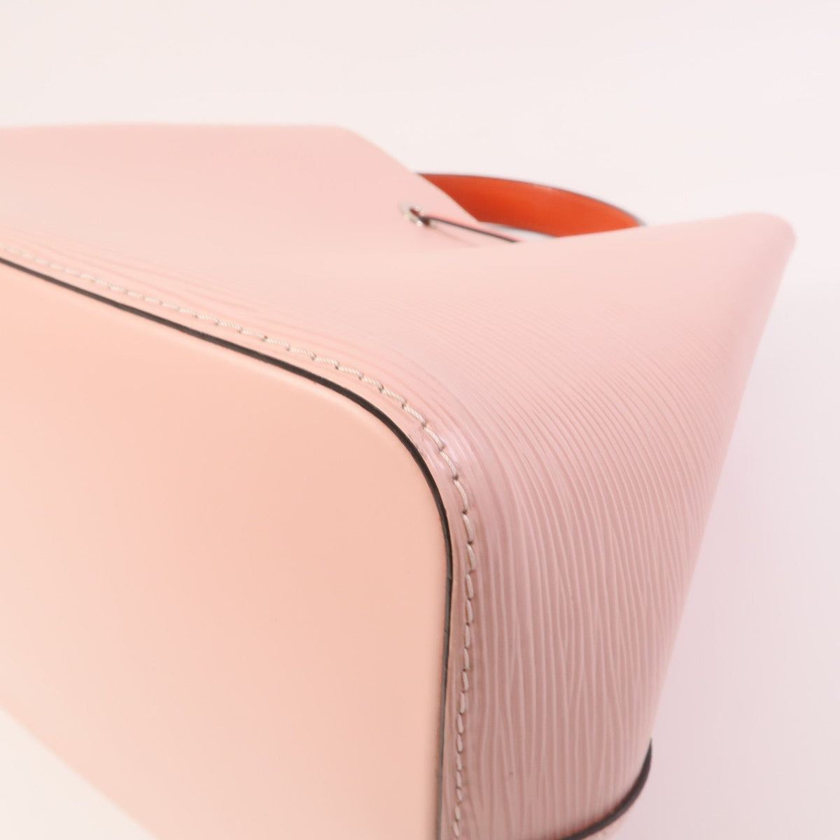 Louis Vuitton Neo Noe · Epi Leather