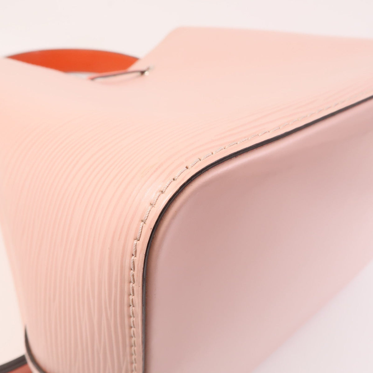 Louis Vuitton Neo Noe · Epi Leather