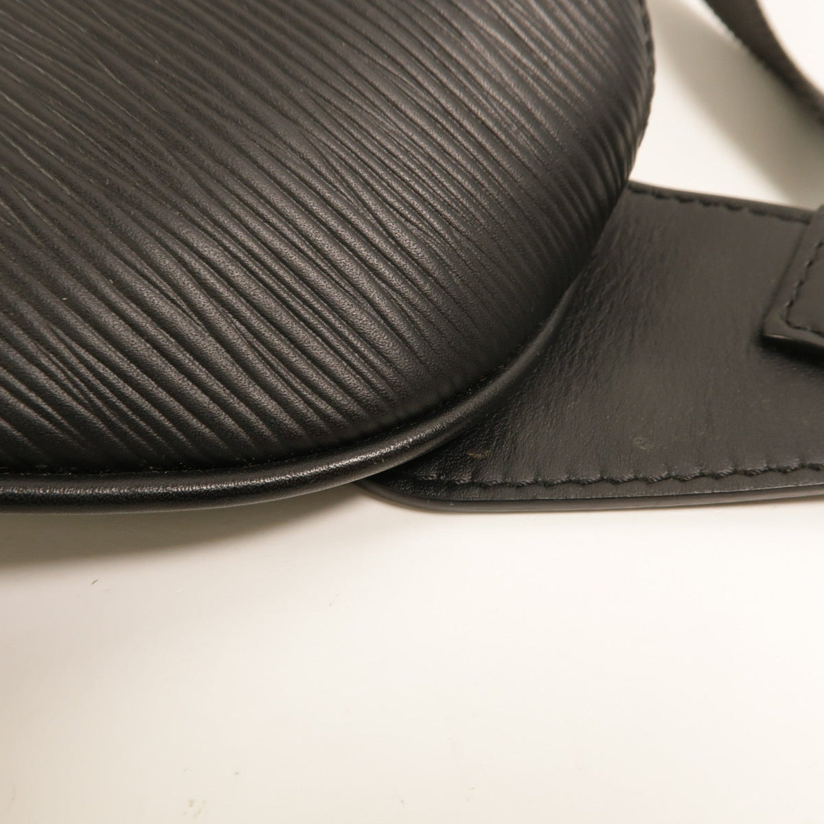 Louis Vuitton Circle Bumbag · Epi Leather