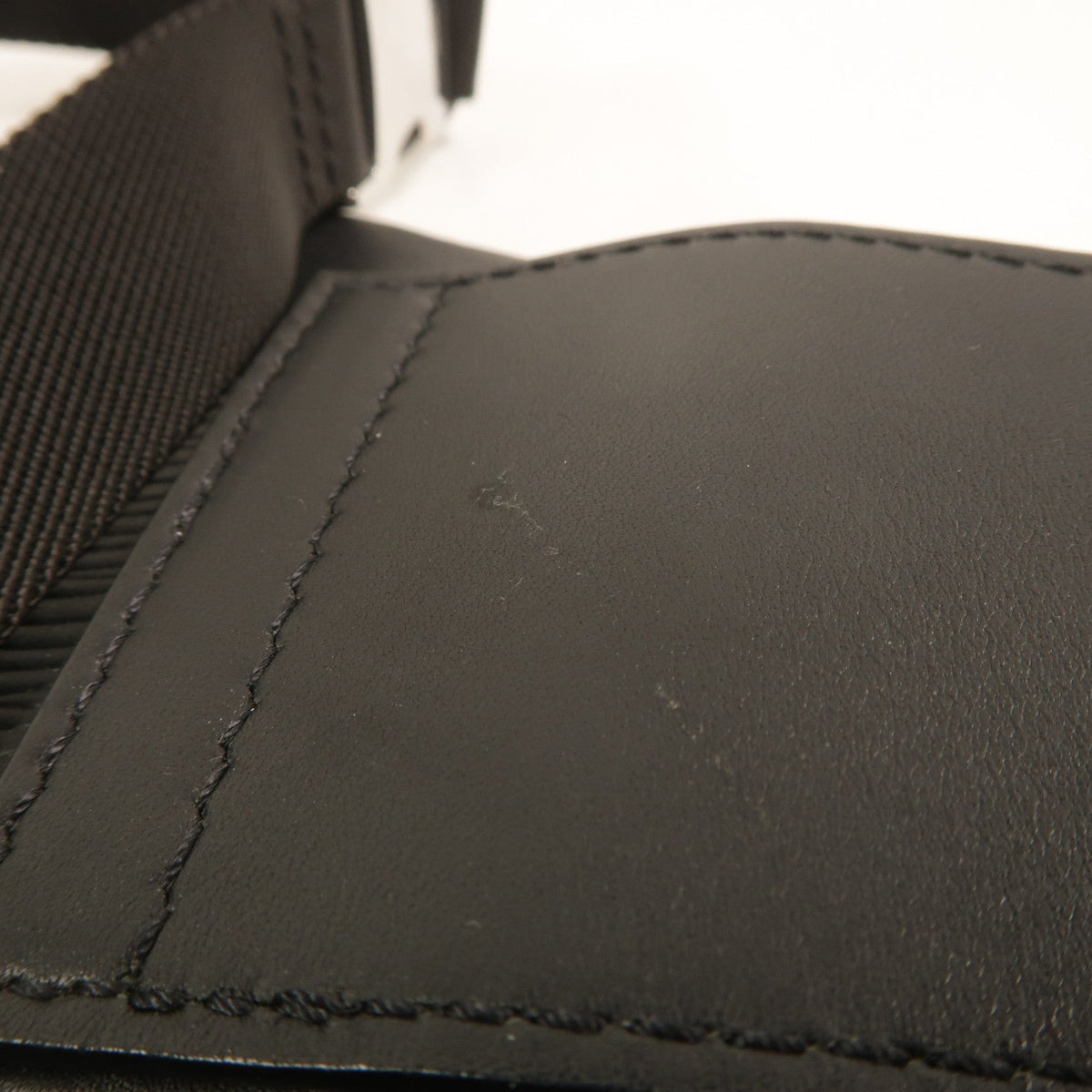Louis Vuitton Circle Bumbag · Epi Leather