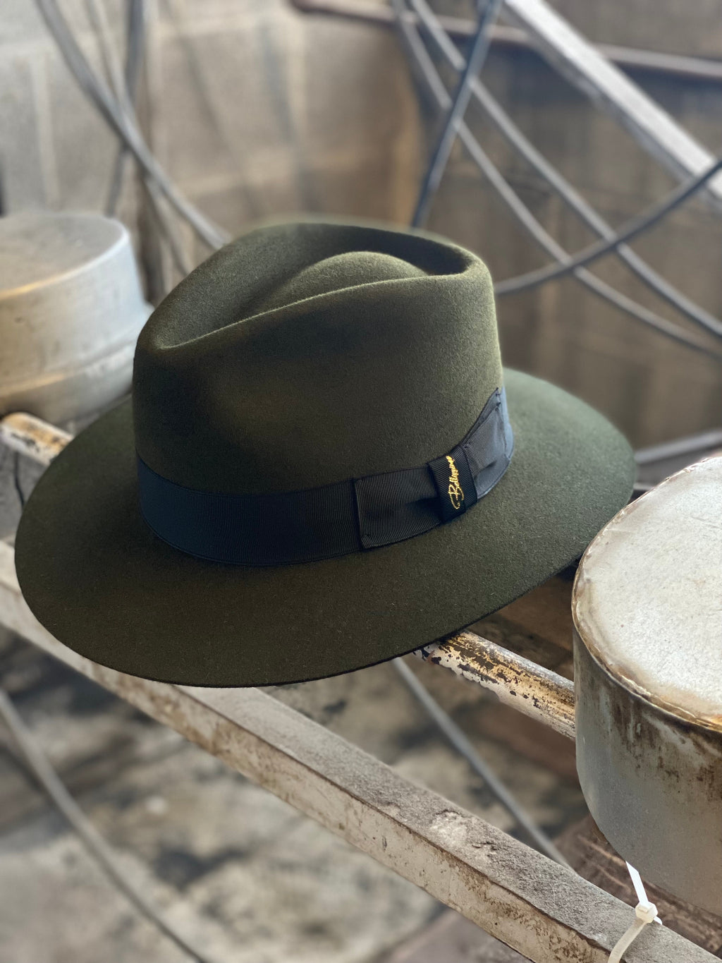 Jones - Olive green