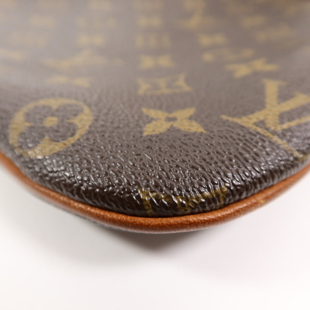 Louis Vuitton Pochette Bosphore · Monogram