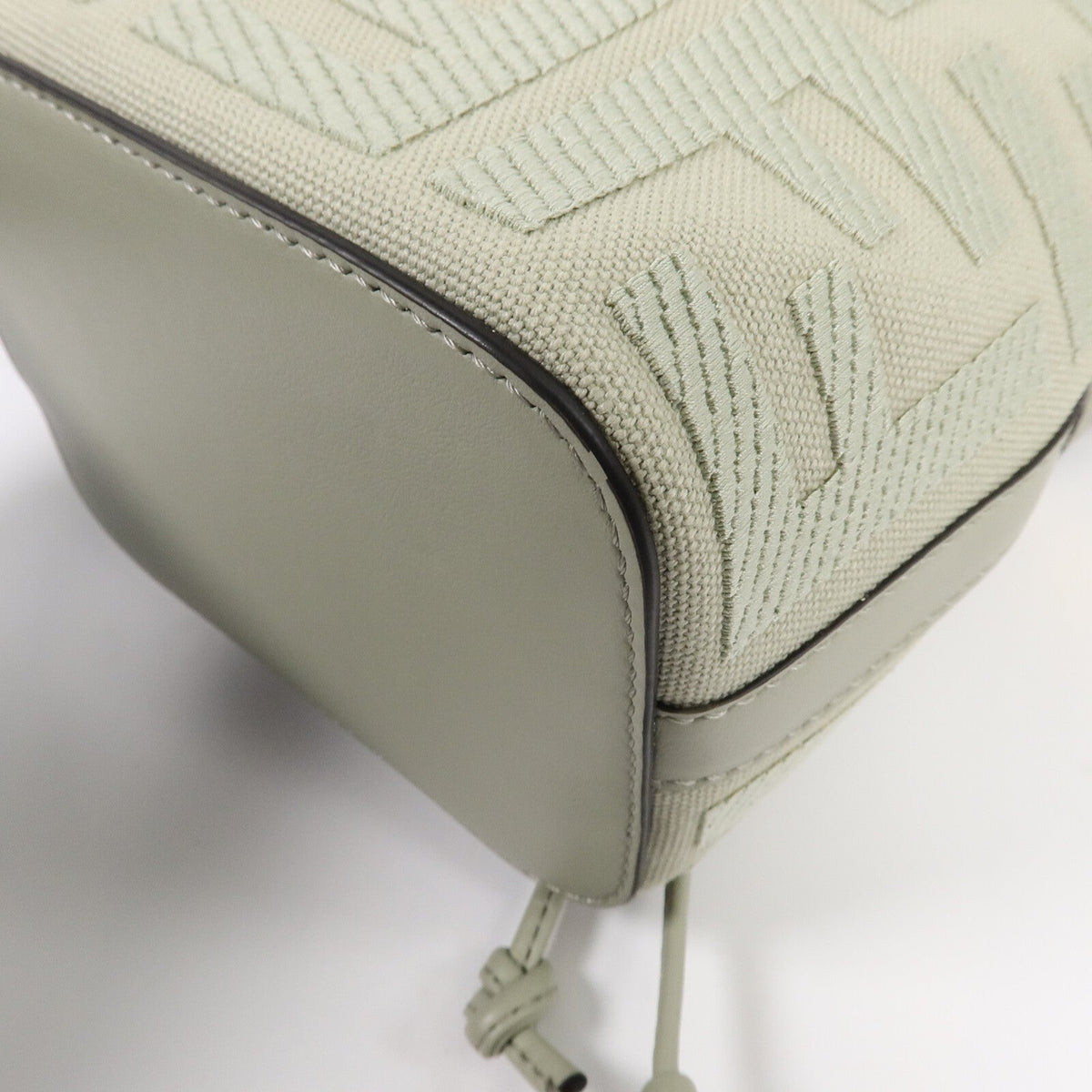 Fendi Mon Tresor · Calfskin