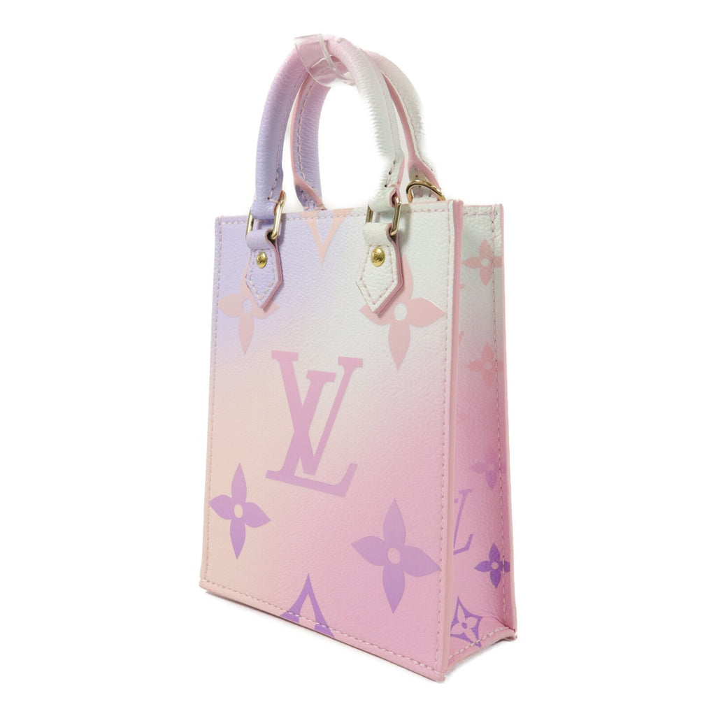Louis Vuitton Petit Sac Plat · Monogram Giant