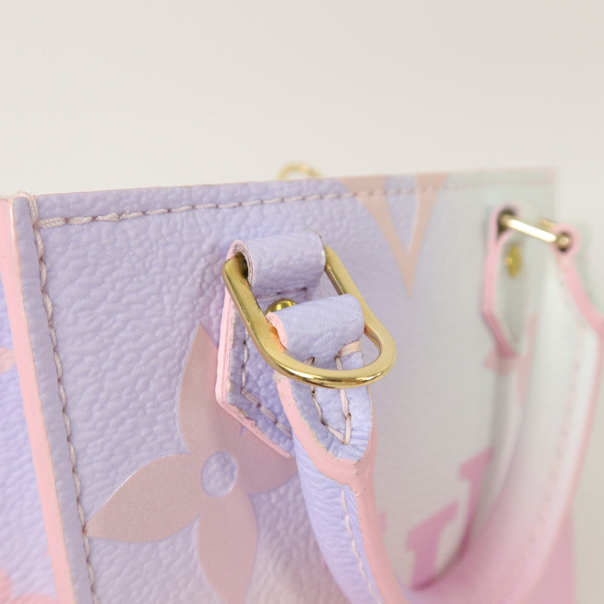 Louis Vuitton Petit Sac Plat · Monogram Giant
