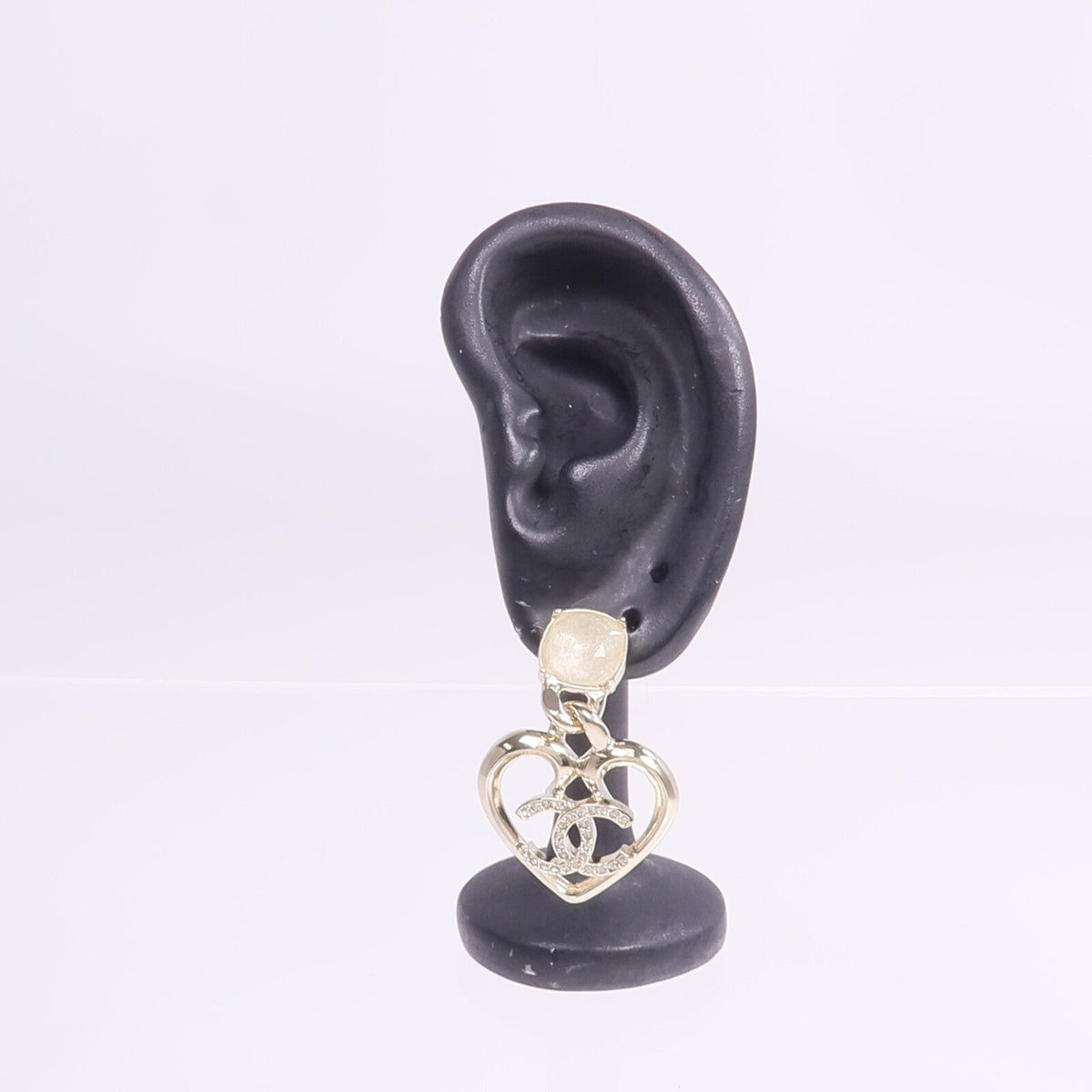 CHANEL CC Heart Earrings · Metal