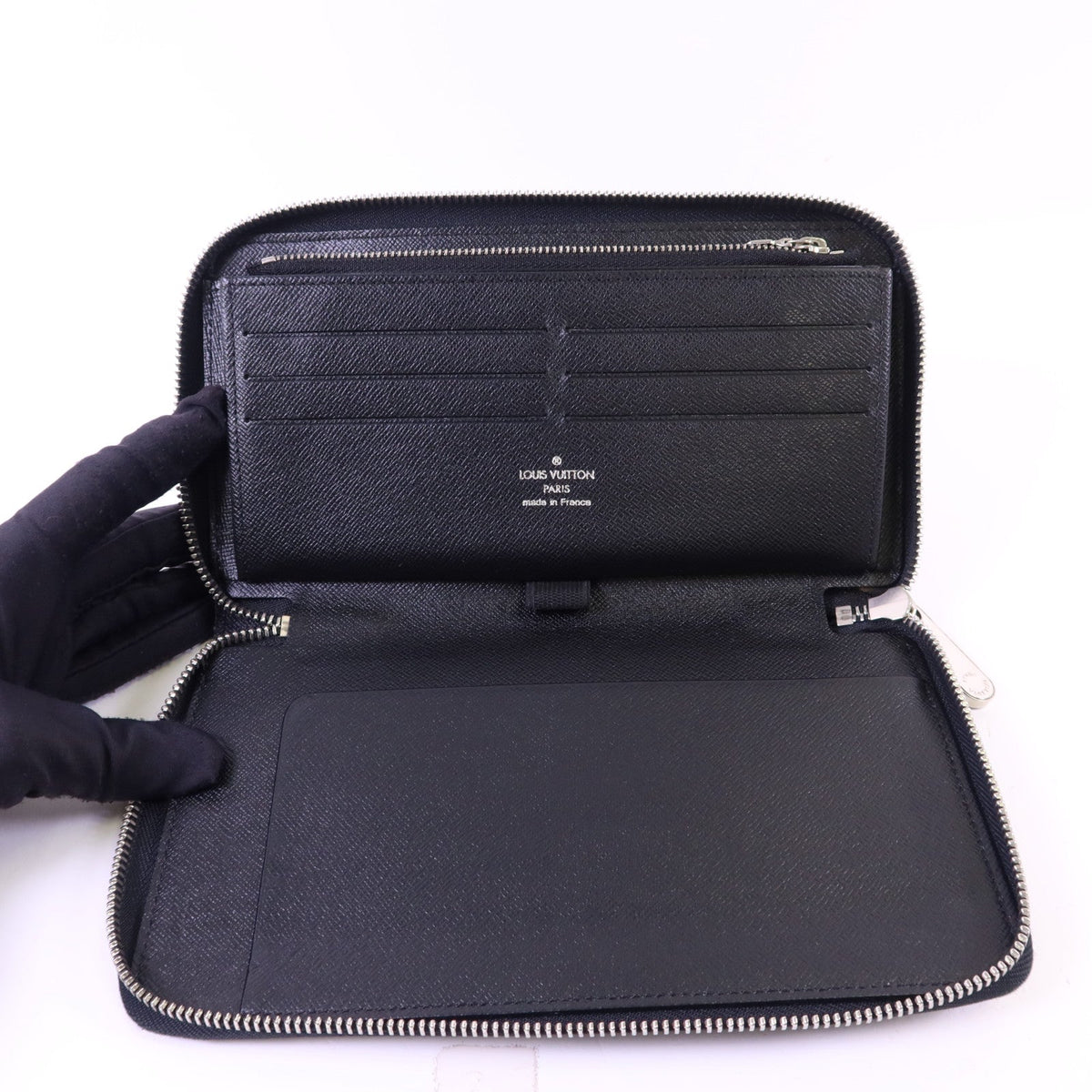 Louis Vuitton · Epi Leather · Long Wallet