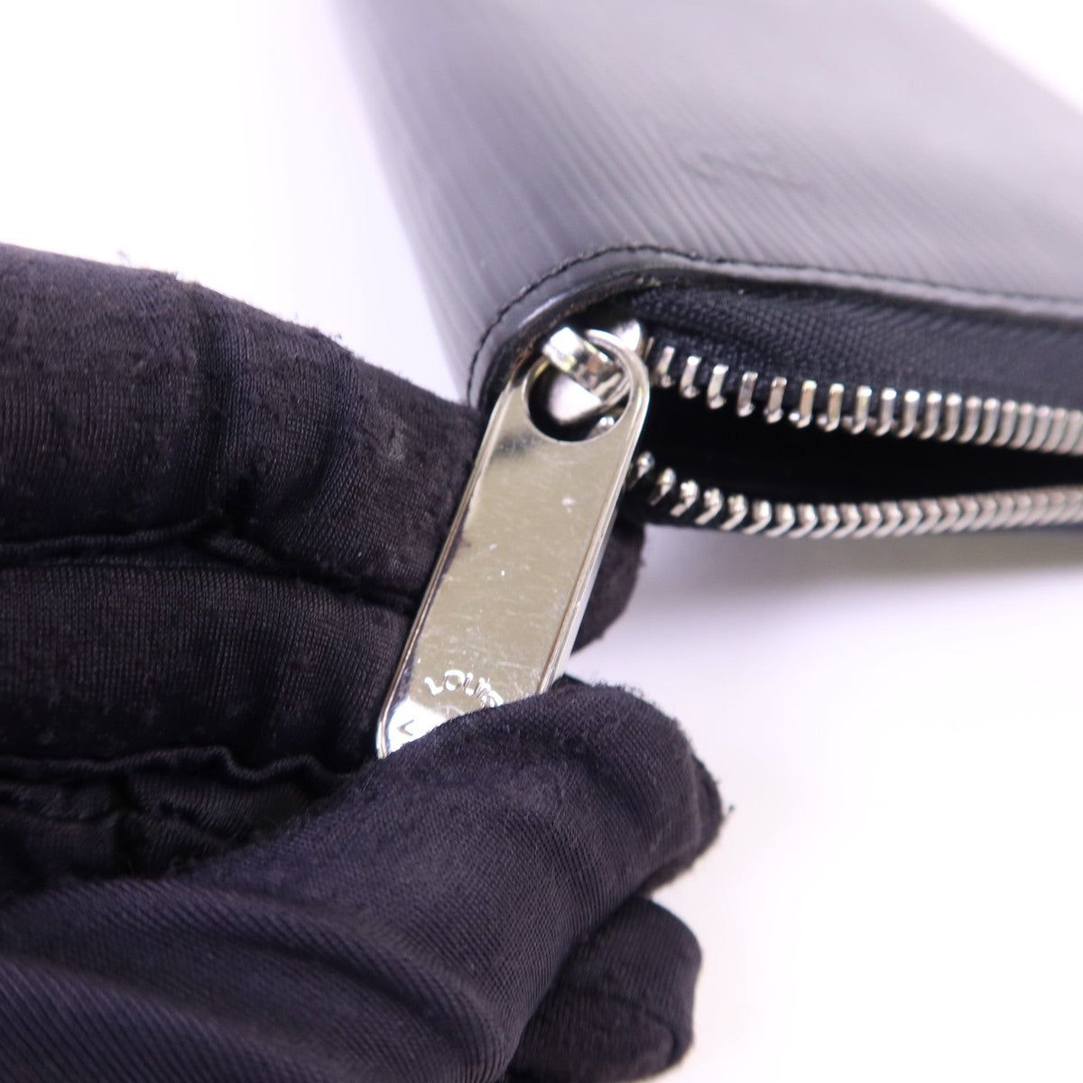 Louis Vuitton · Epi Leather · Long Wallet