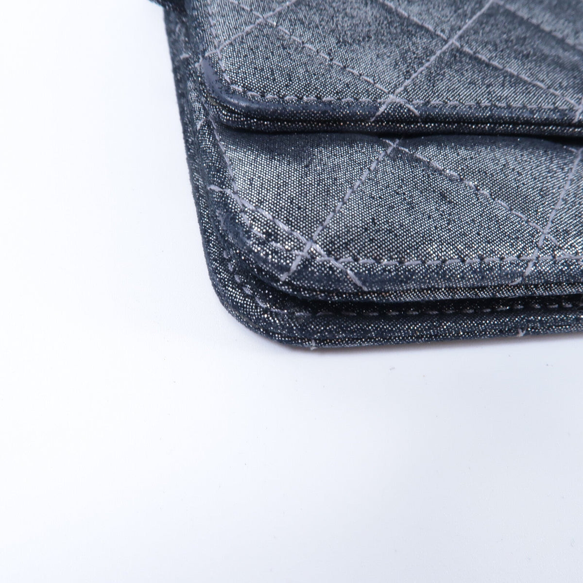 Chanel Wallet On Chain · Canvas