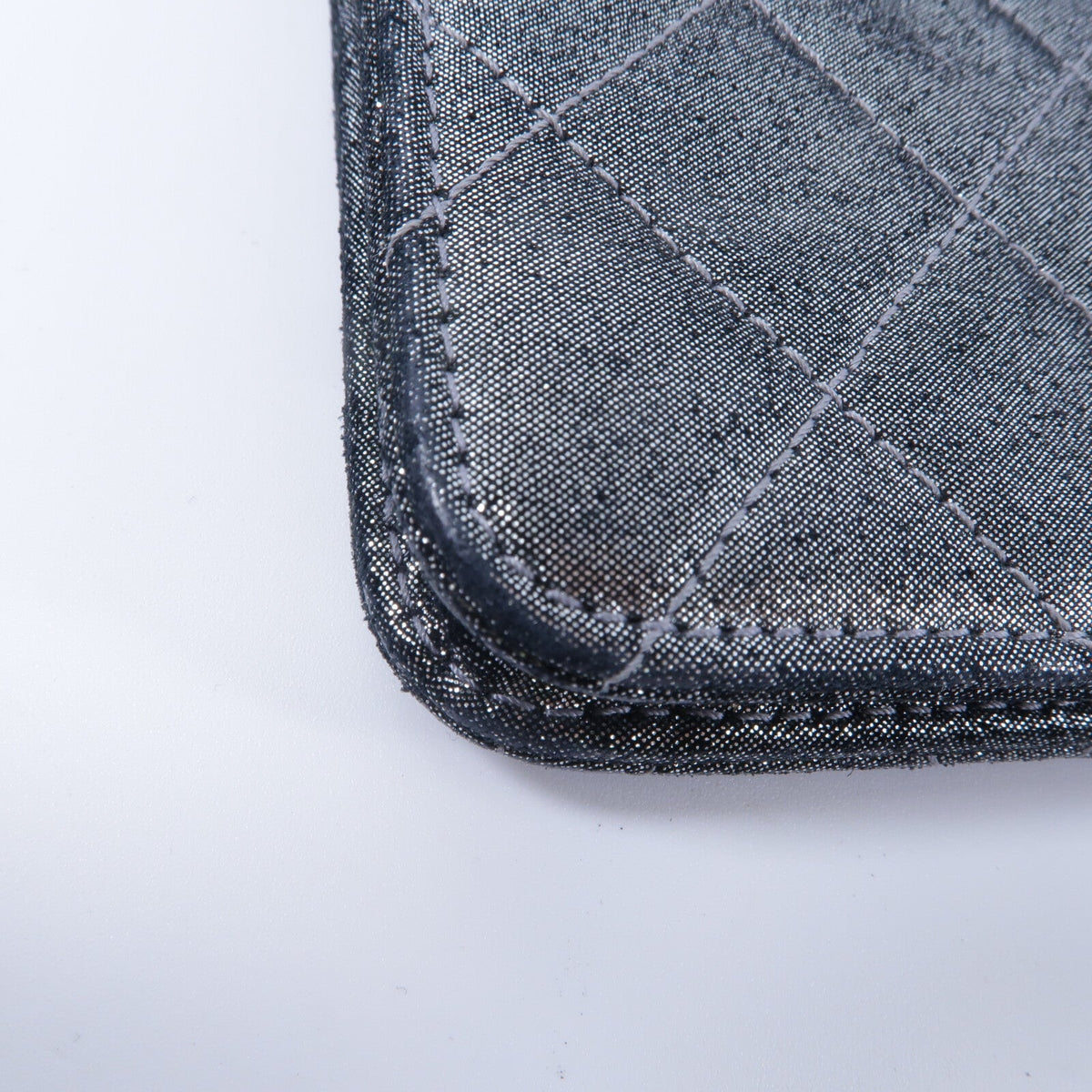 Chanel Wallet On Chain · Canvas