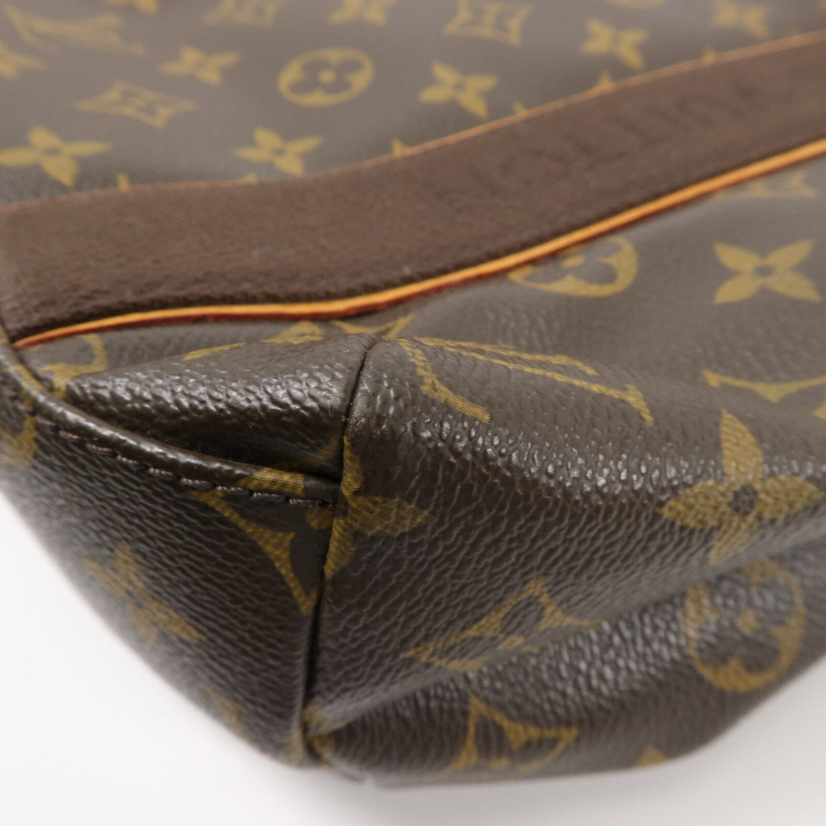 Louis Vuitton Cabas Beaubourg · Monogram
