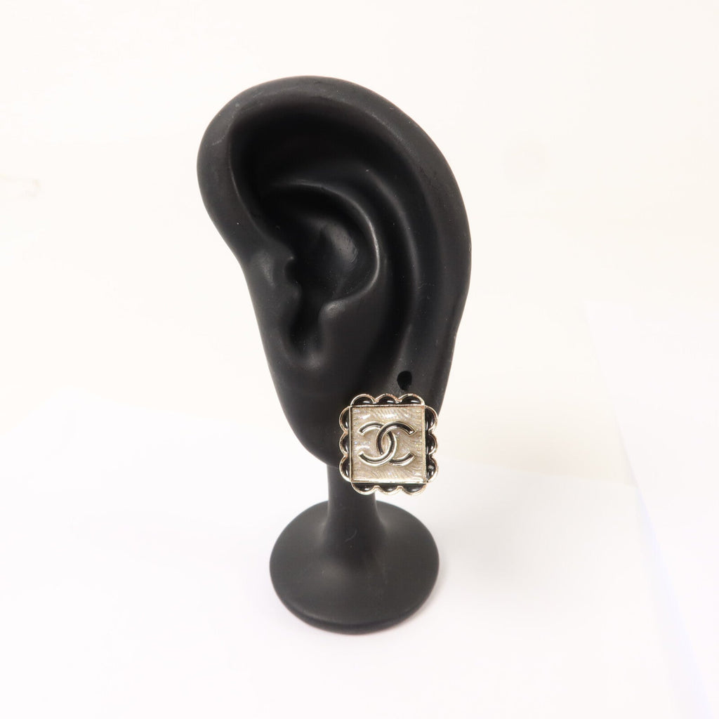 CHANEL CC Pierced Earrings · Metal