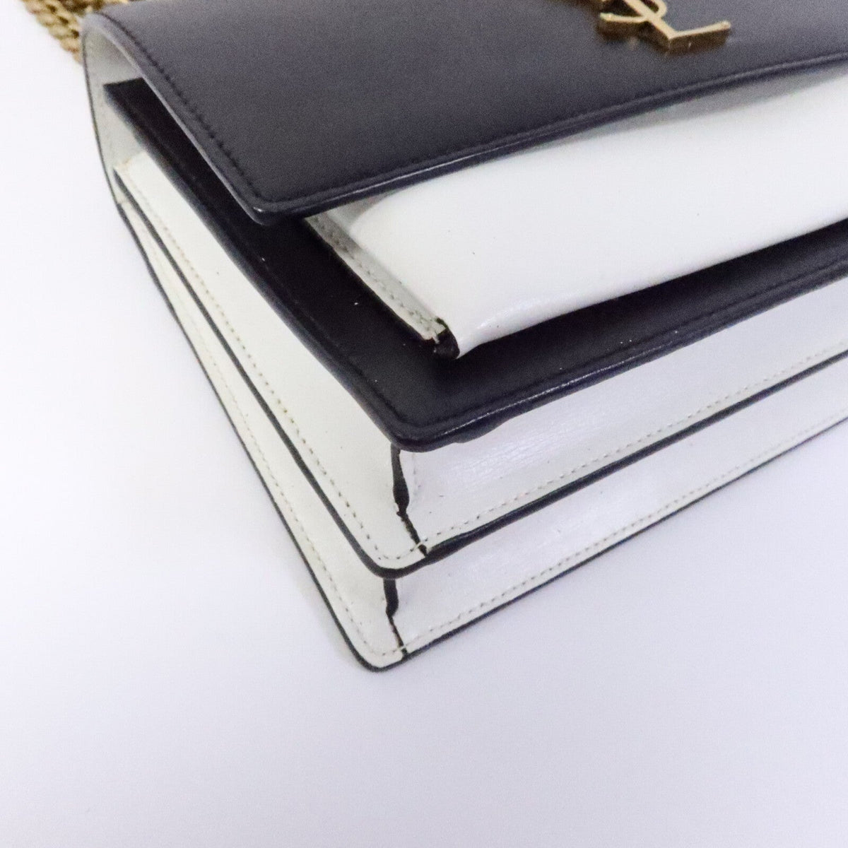 Saint Laurent Sunset Medium · Calfskin