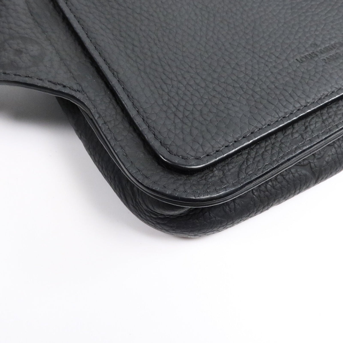 Louis Vuitton S Lock Sling · Taurillon