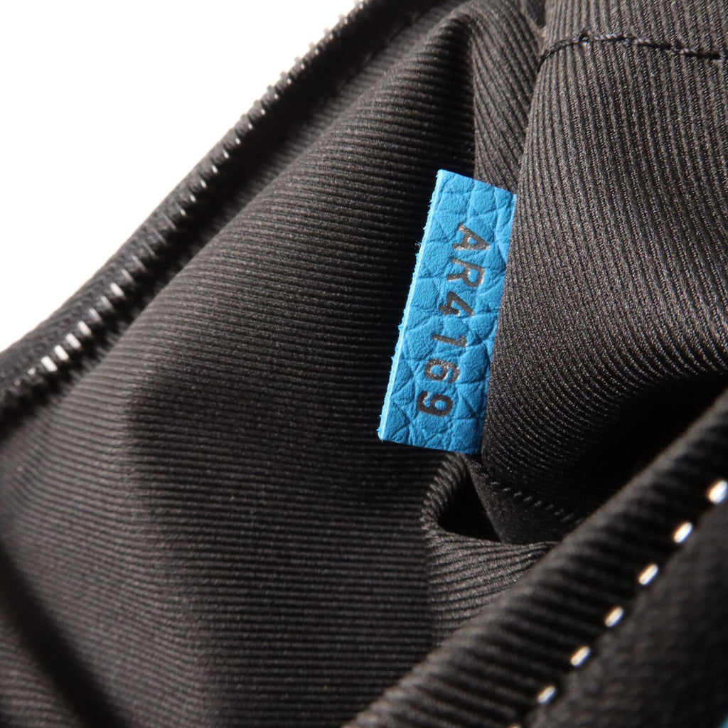 LOUIS VUITTON Triangle · Monogram Empreinte
