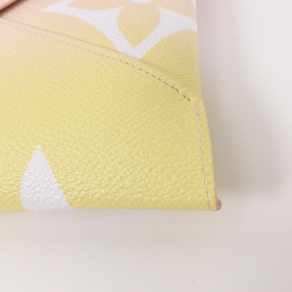 Louis Vuitton Pochette Kirigami · Monogram