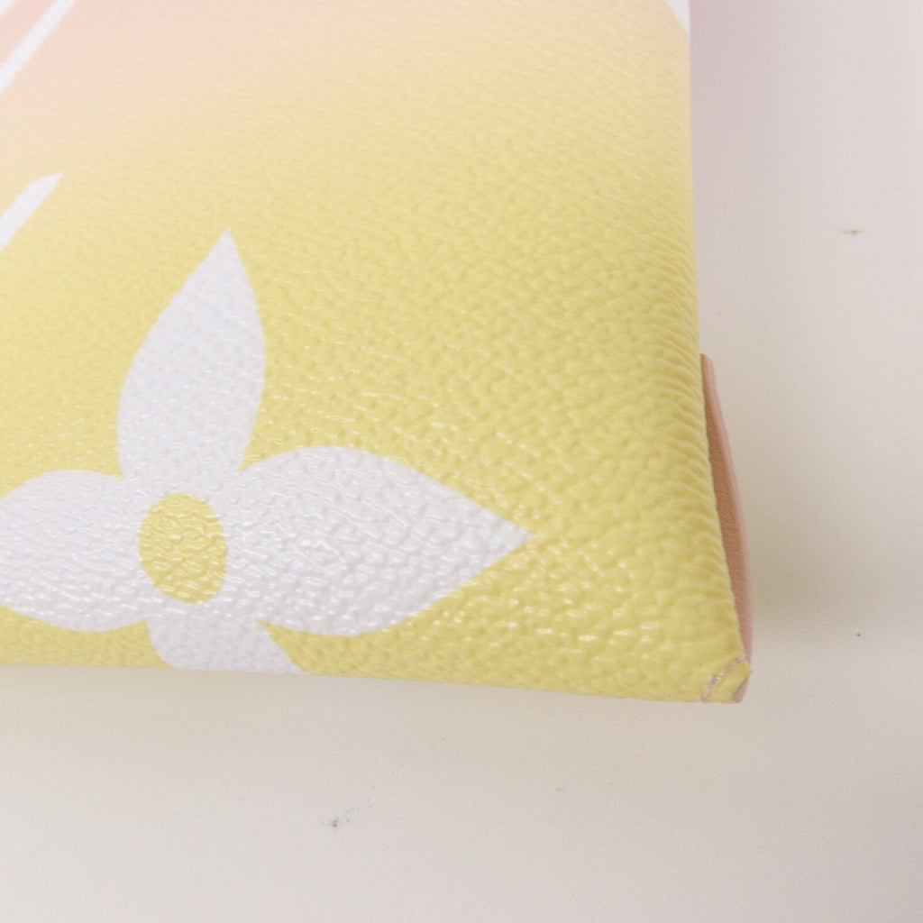 Louis Vuitton Pochette Kirigami · Monogram