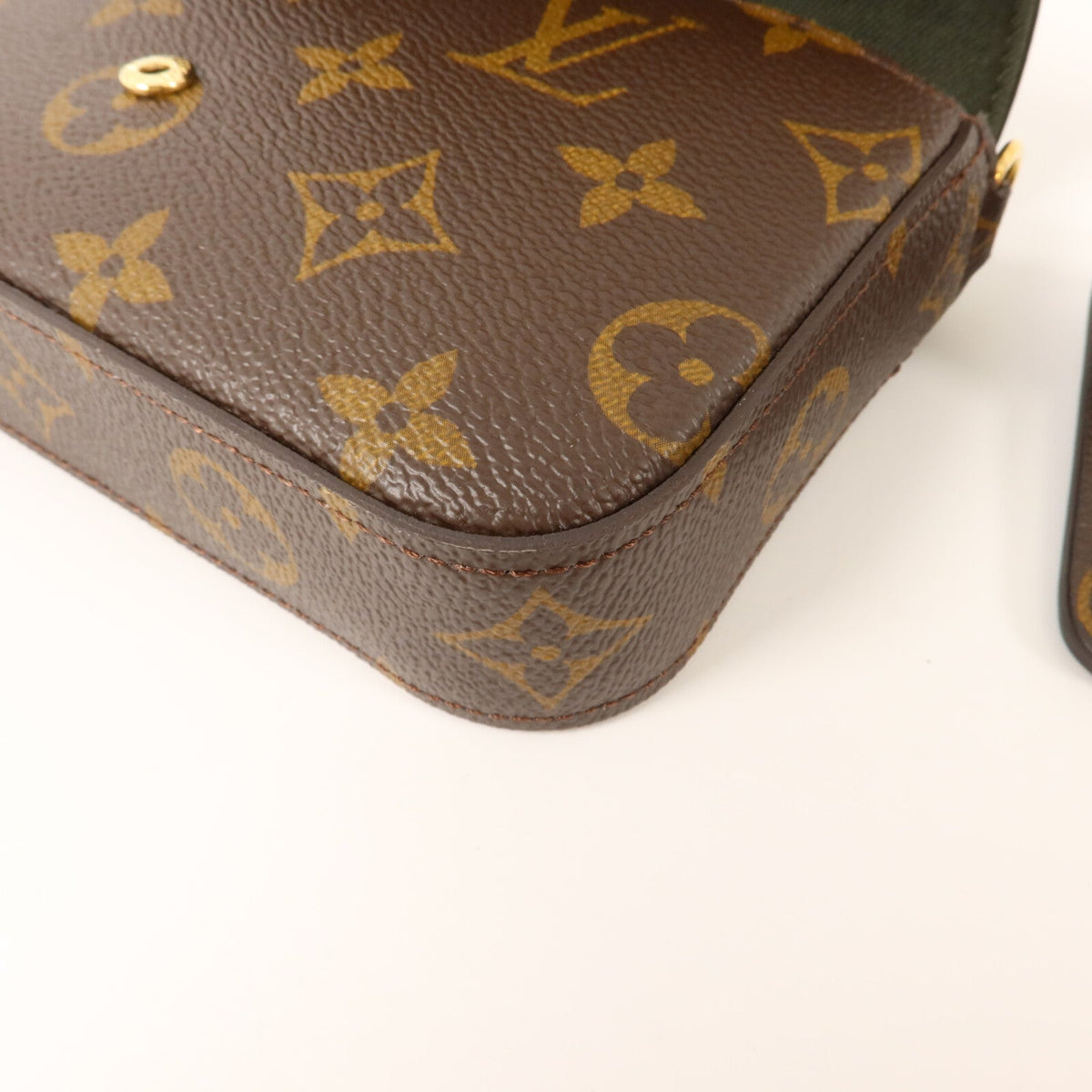 Louis Vuitton Felicie Strap & Go · Monogram