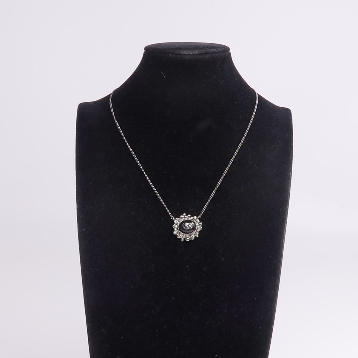 CHANEL CC Stone Necklace · Metal