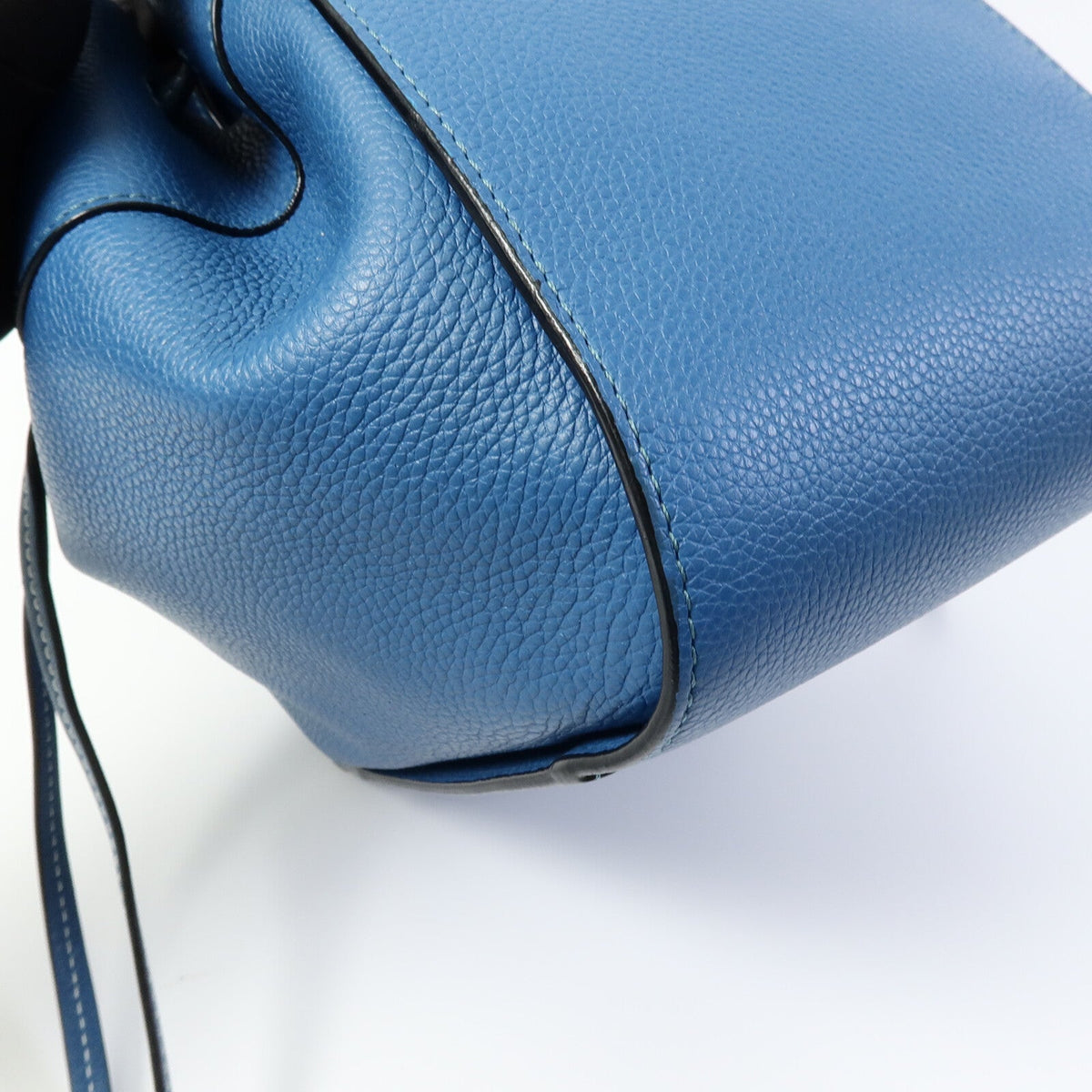 Loewe Hammock Small · Calfskin