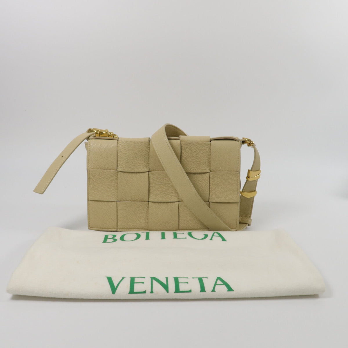 Bottega Veneta Cassette · Calfskin
