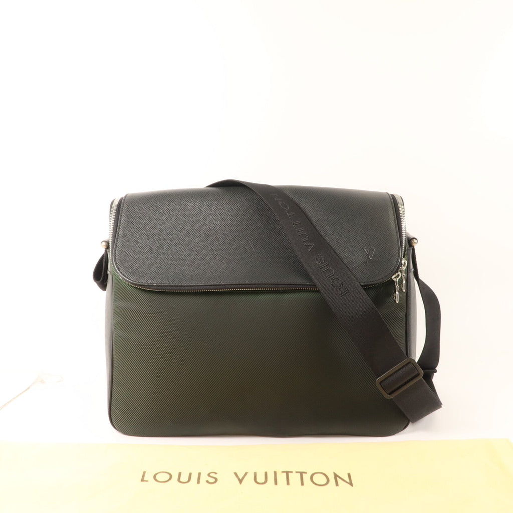 Louis Vuitton Taimyr · Taiga · Shoulder Bag