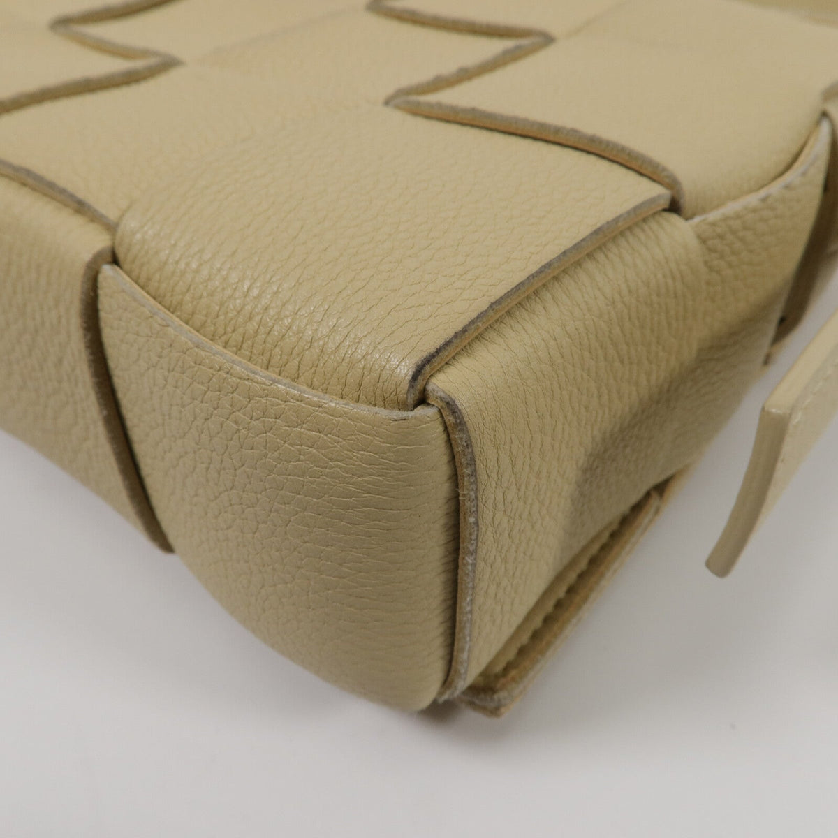 Bottega Veneta Cassette · Calfskin