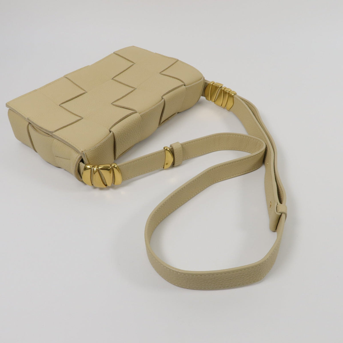 Bottega Veneta Cassette · Calfskin