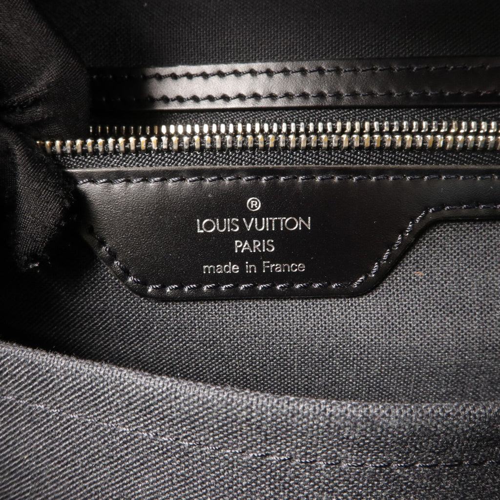 Louis Vuitton Taimyr · Taiga · Shoulder Bag