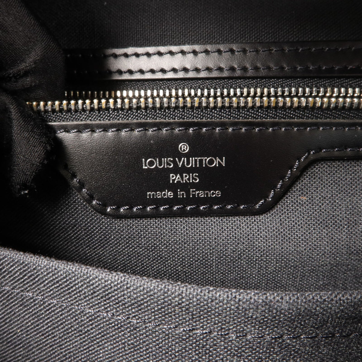 Louis Vuitton Taimyr · Taiga · Shoulder Bag
