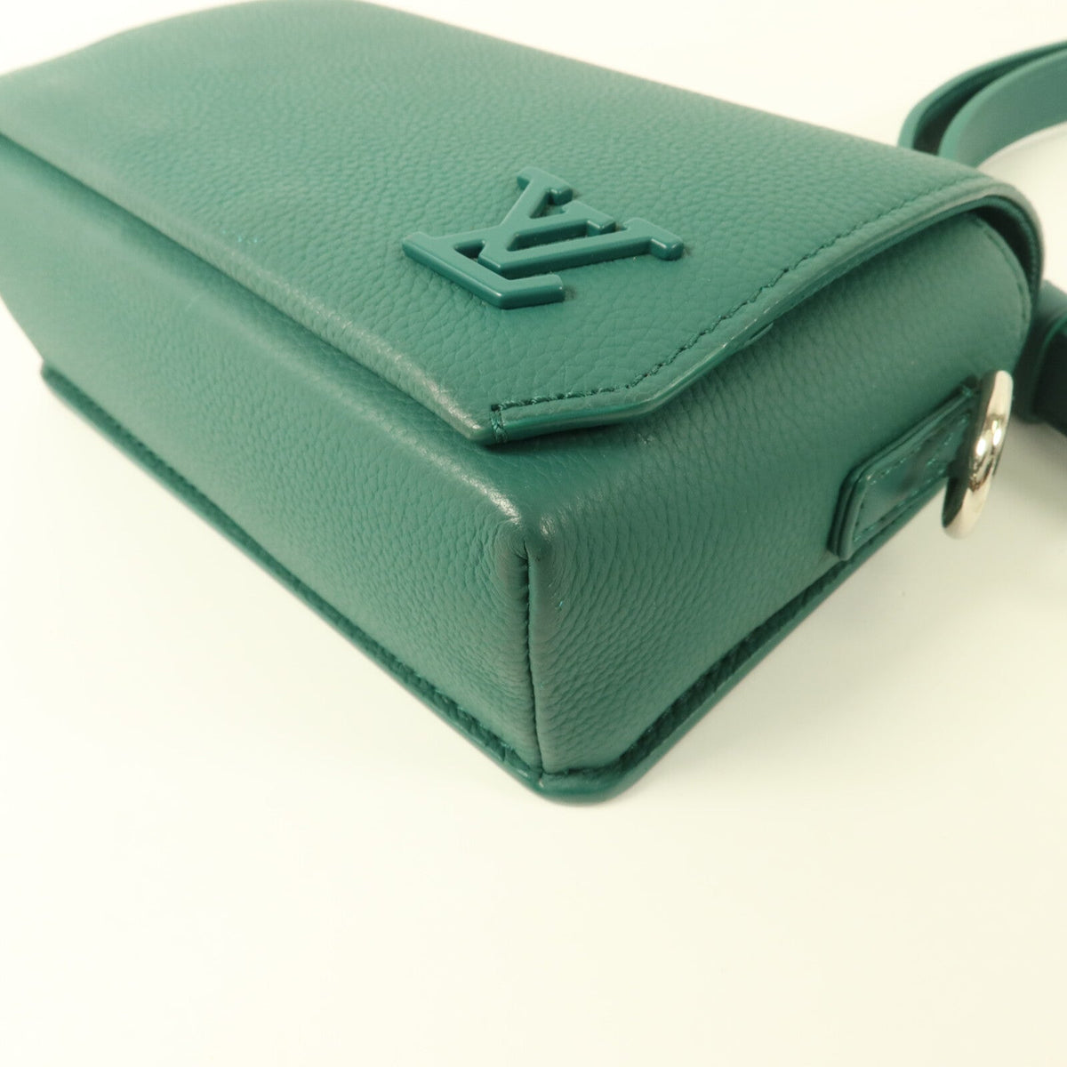Louis Vuitton Fastline · Aerogram · Taurillon