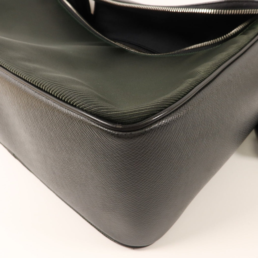 Louis Vuitton Taimyr · Taiga · Shoulder Bag