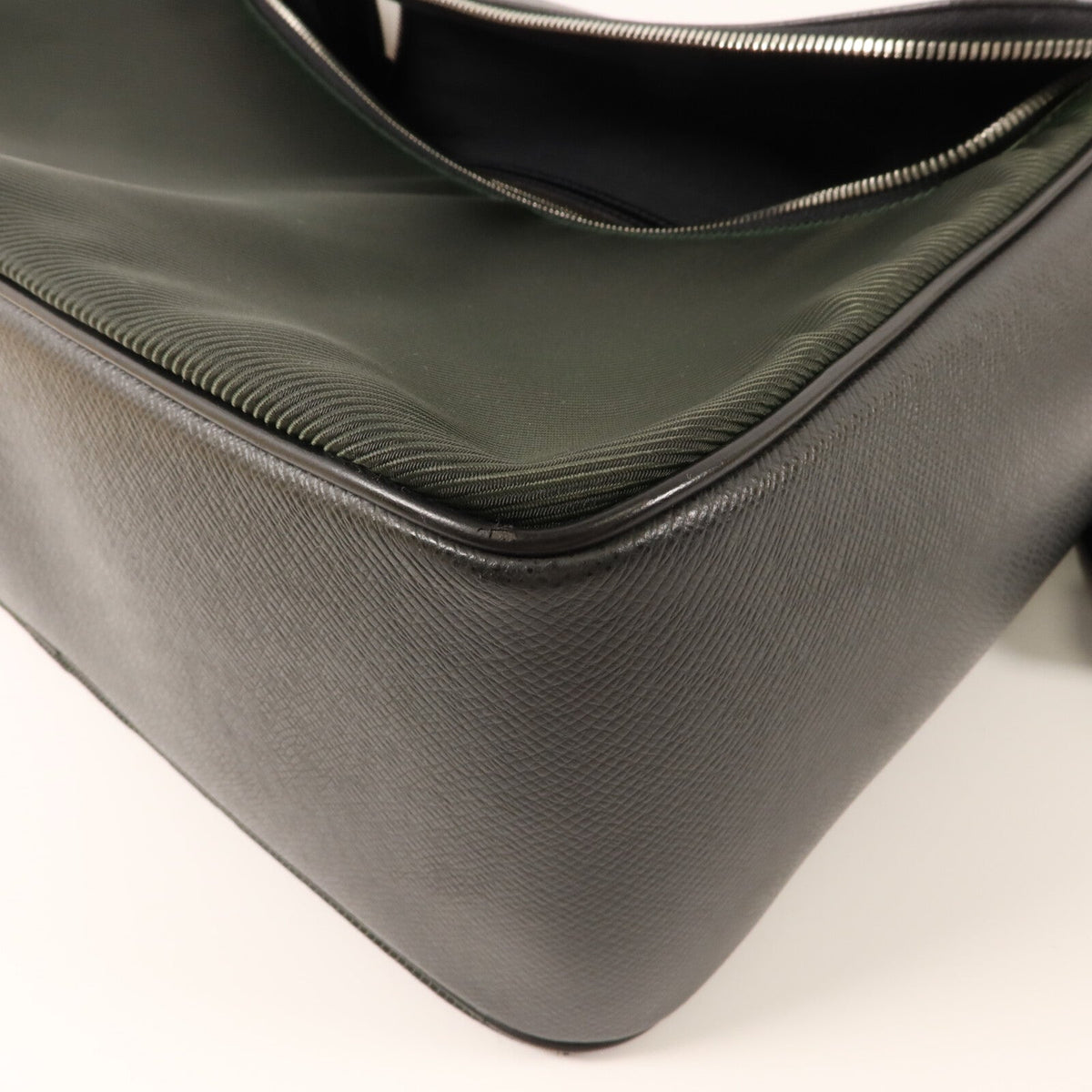 Louis Vuitton Taimyr · Taiga · Shoulder Bag