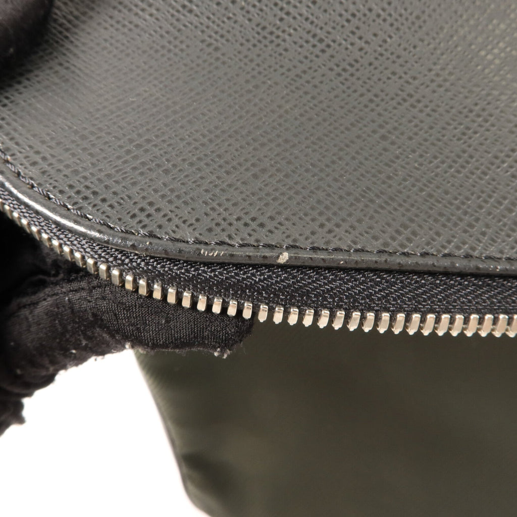 Louis Vuitton Taimyr · Taiga · Shoulder Bag