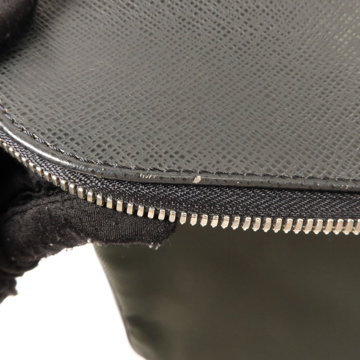 Louis Vuitton Taimyr · Taiga · Shoulder Bag
