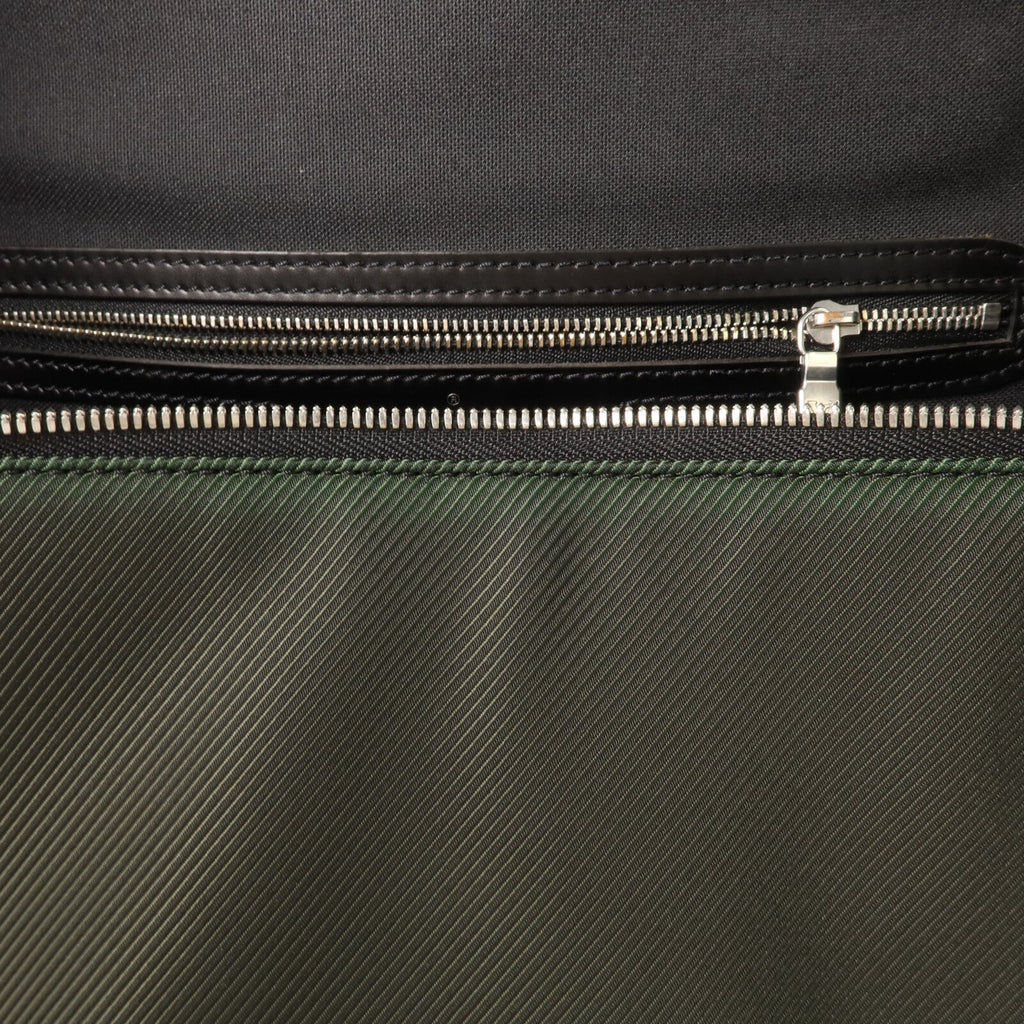 Louis Vuitton Taimyr · Taiga · Shoulder Bag