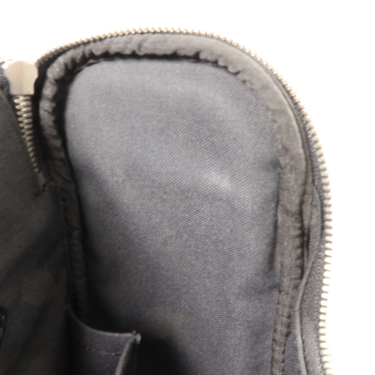 Louis Vuitton Taimyr · Taiga · Shoulder Bag