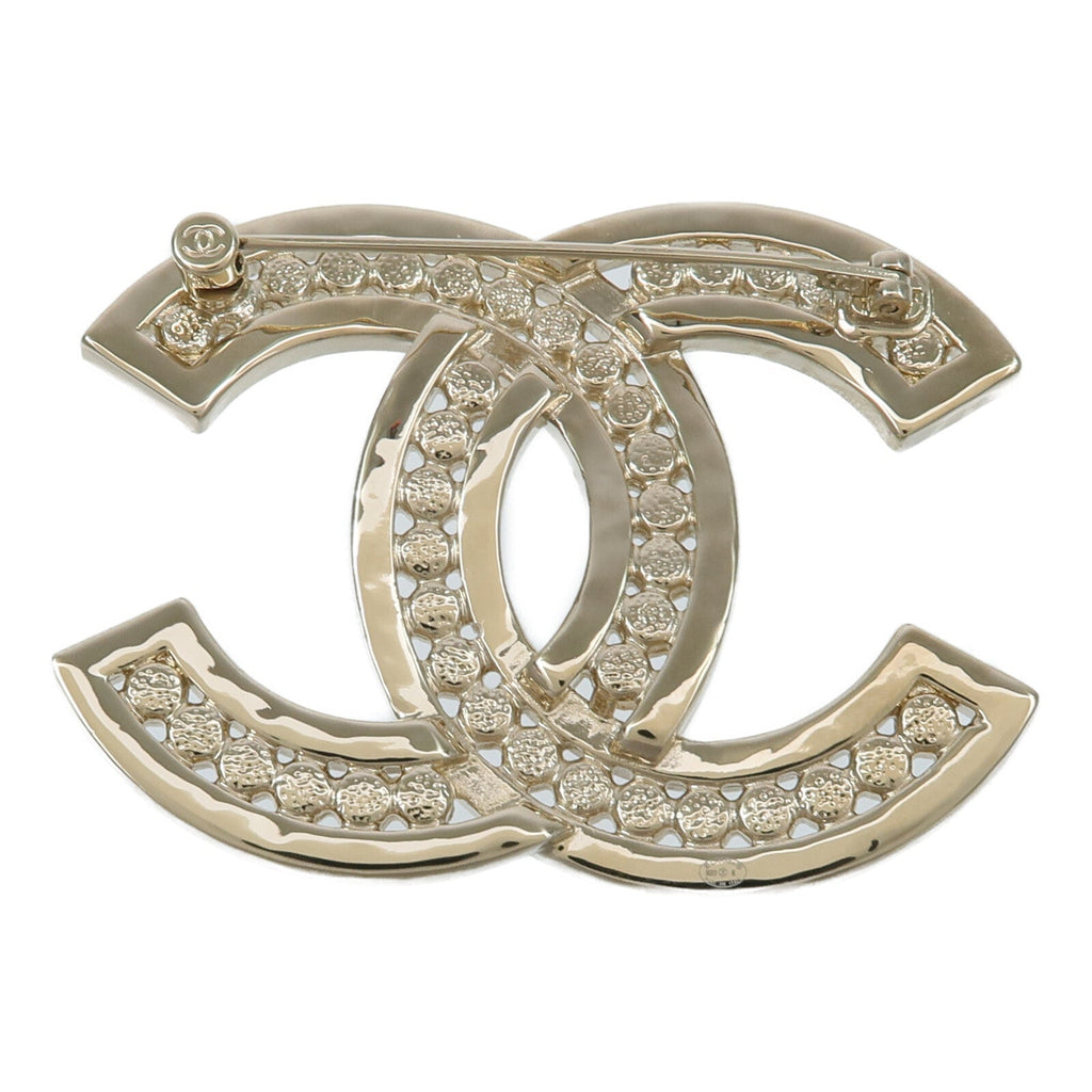 Chanel CC Brooch · Metal
