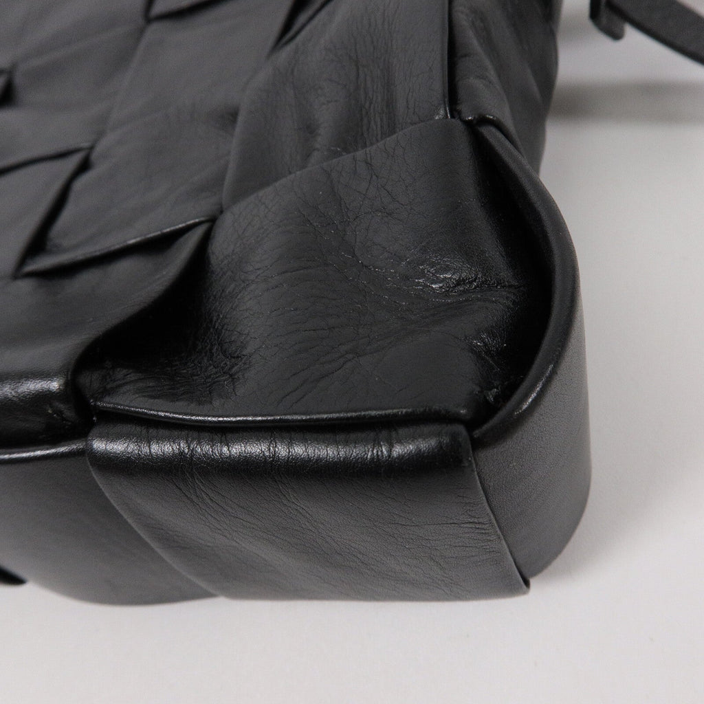 Bottega Veneta Cassette · Lambskin Clutch
