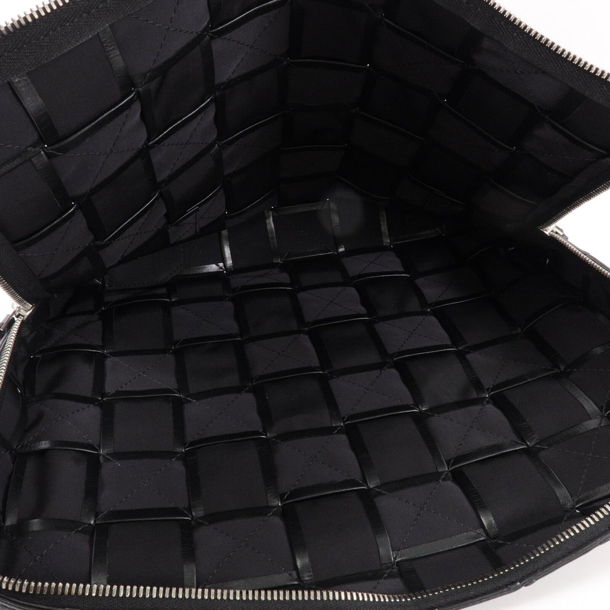 Bottega Veneta Cassette · Lambskin Clutch