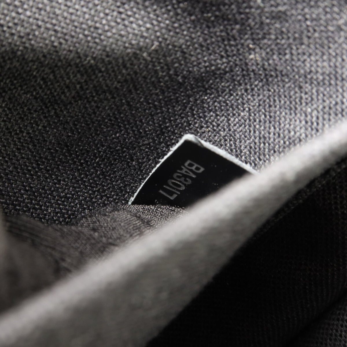 Louis Vuitton Andrei · Taiga