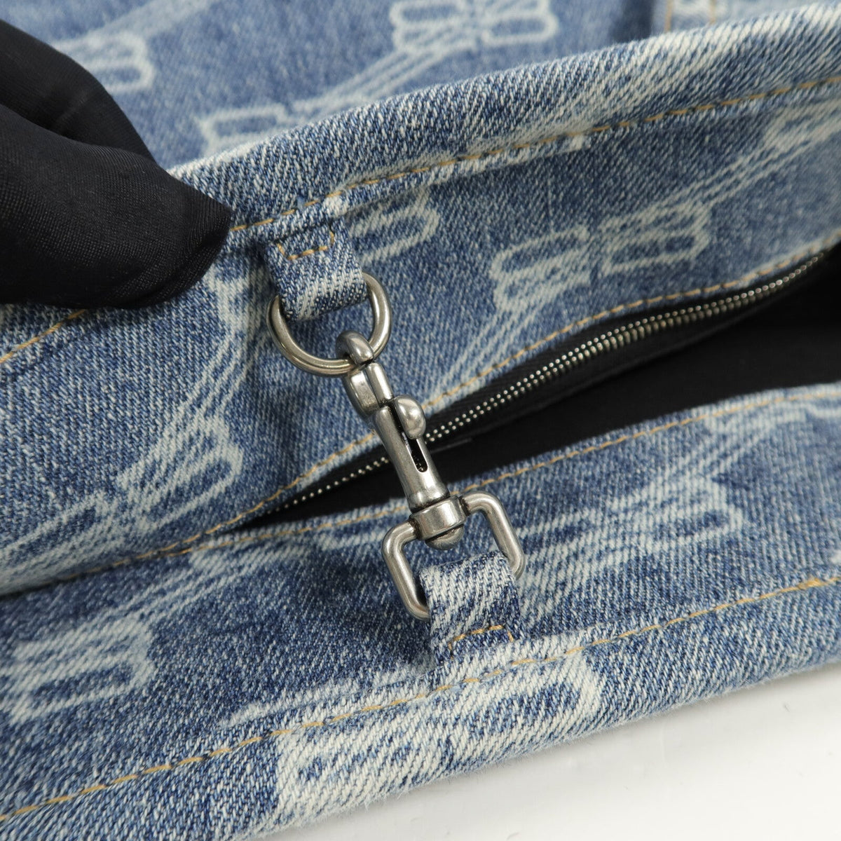 Balenciaga BB Signature Shopper · Denim