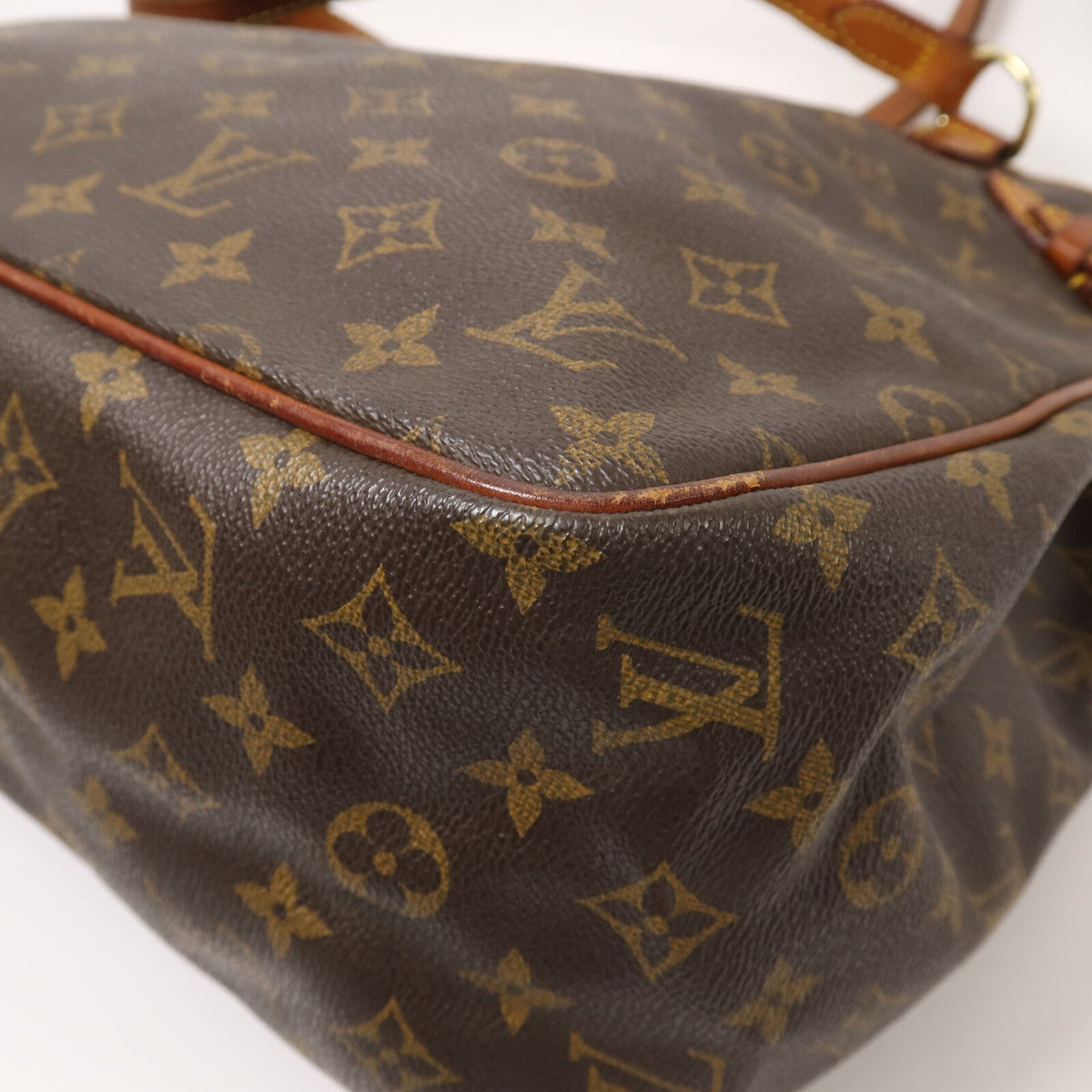 Louis Vuitton Batignolles · Monogram