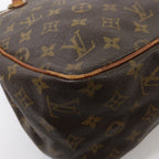 Louis Vuitton Batignolles · Monogram