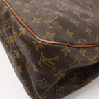 Louis Vuitton Batignolles · Monogram