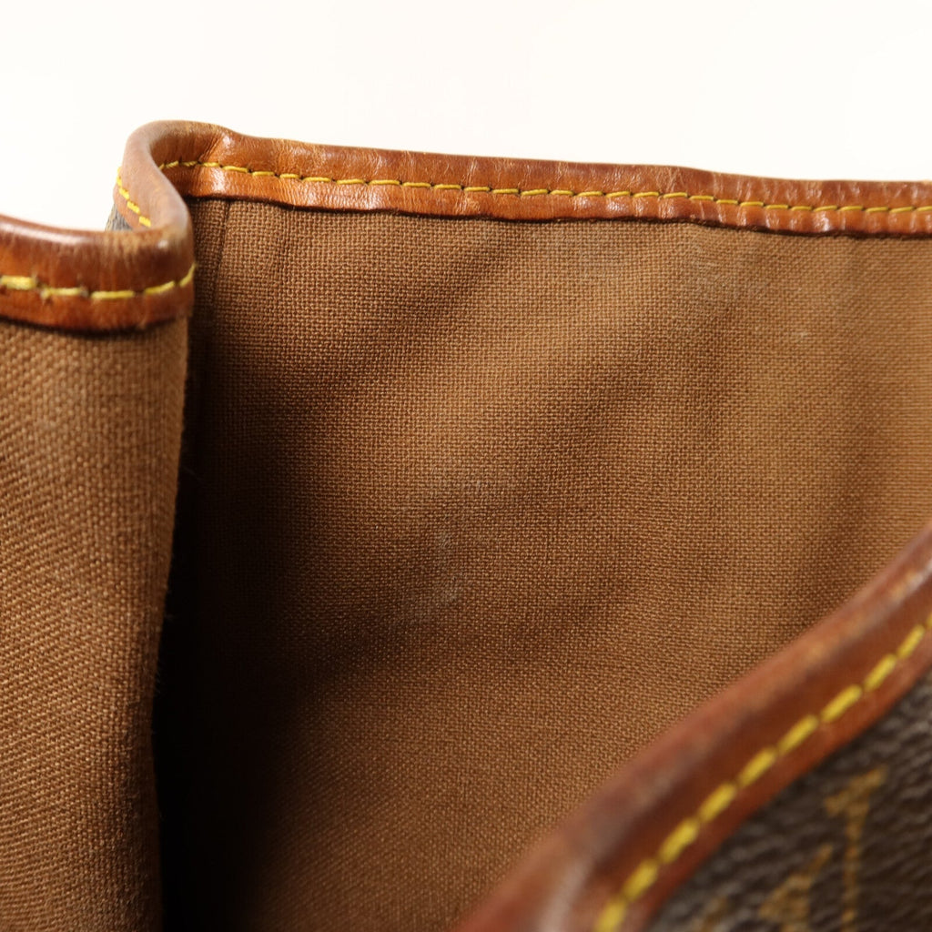Louis Vuitton Batignolles · Monogram