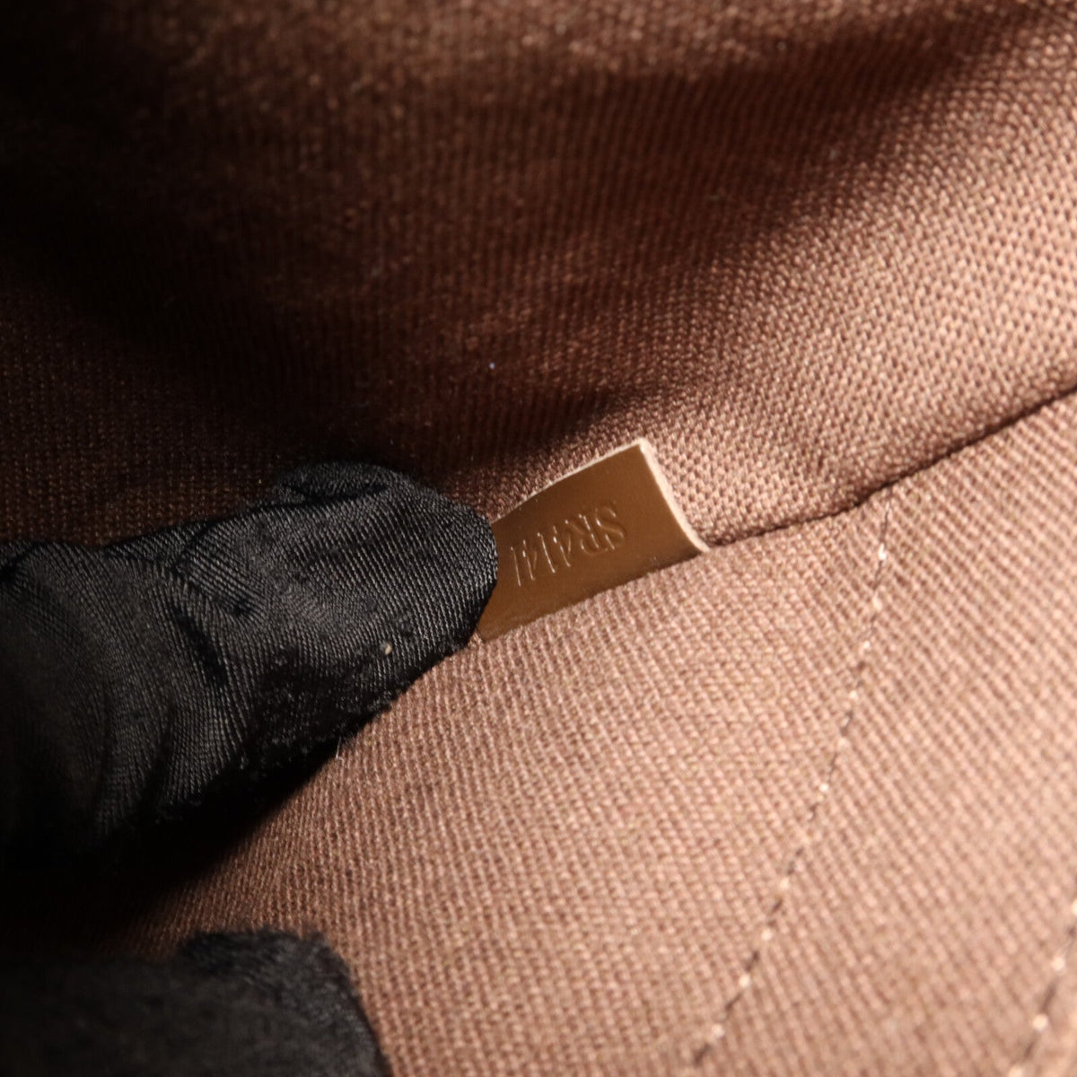 Louis Vuitton Naviglio · Damier